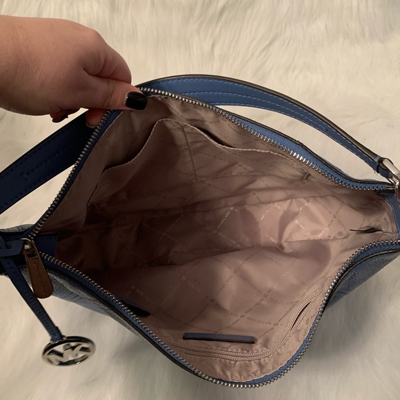 Blue Boho Michael Kors crossbody - Picture 5 of 8